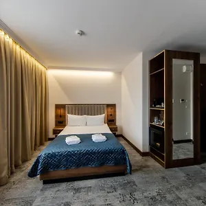 Sleep&fly Okecie Airport Bed & Breakfast
